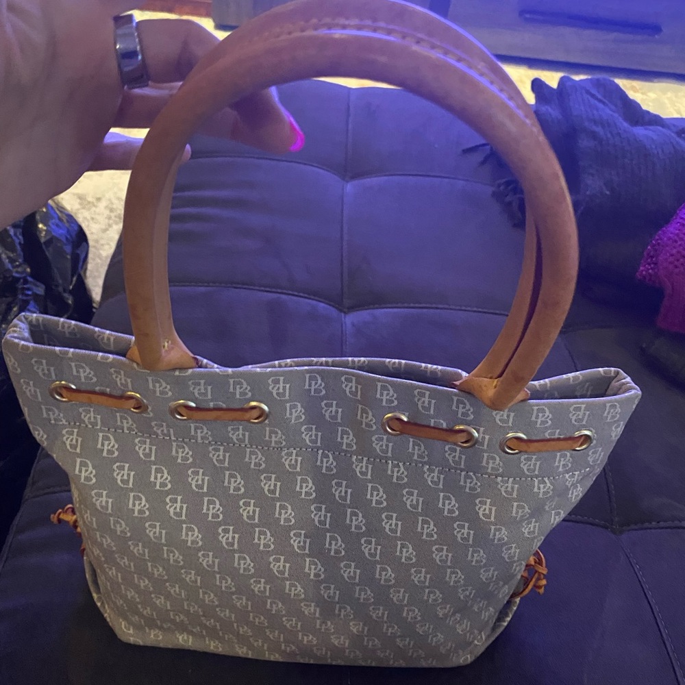 Dooney & Bourke